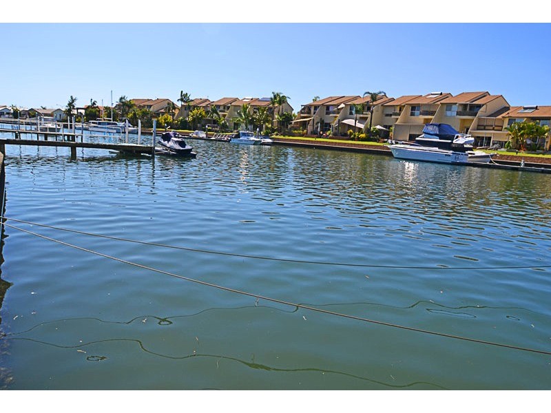 28 Sundance Way, Runaway Bay QLD 4216