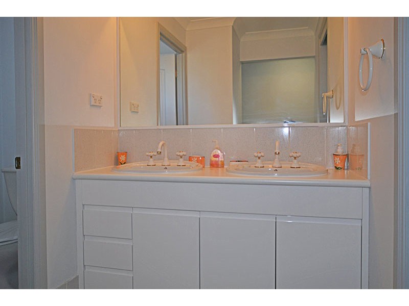 28 Sundance Way, Runaway Bay QLD 4216