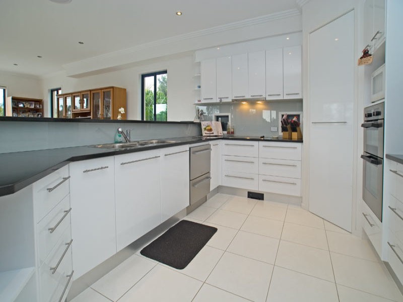 63 Bermuda, Broadbeach QLD 4218