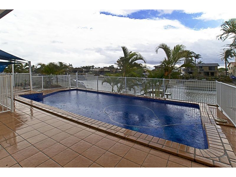 52 Oxley Drive, Paradise Point QLD 4216