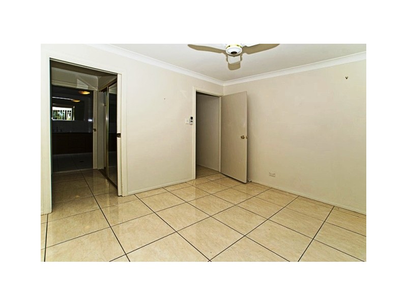 33 Seaspray Street, Paradise Point QLD 4216