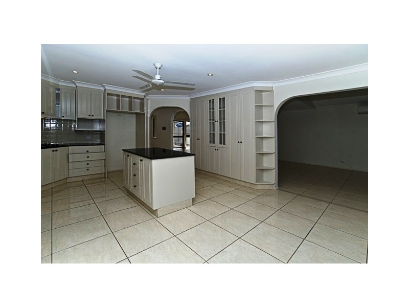33 Seaspray Street, Paradise Point QLD 4216