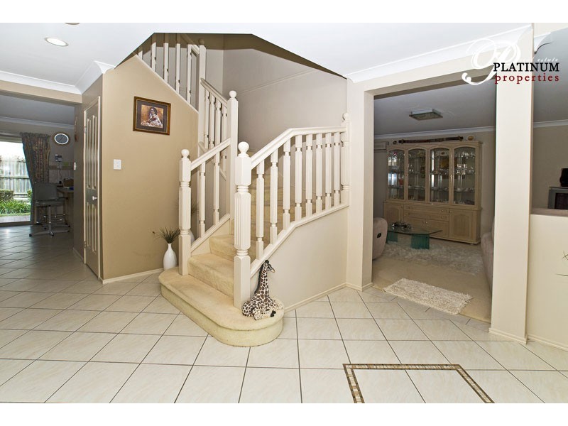 42 Gumleaf Drive, Molendinar QLD 4214