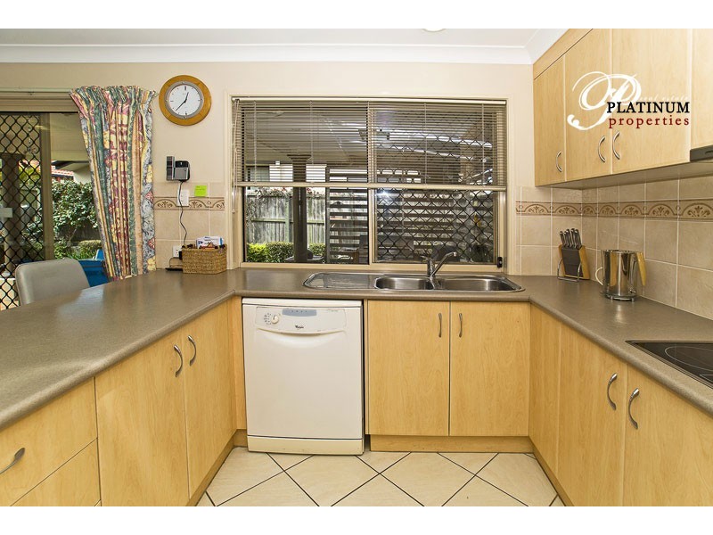 42 Gumleaf Drive, Molendinar QLD 4214