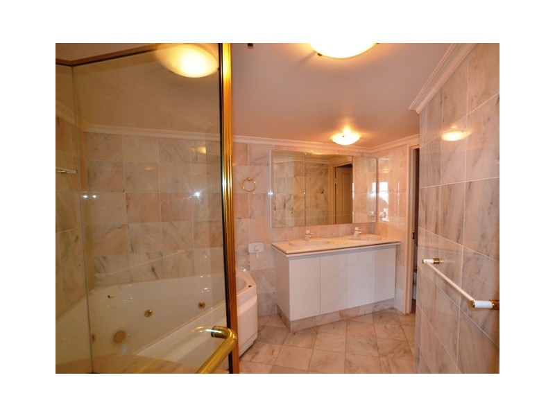 65/5 Bayview Street, Runaway Bay QLD 4216