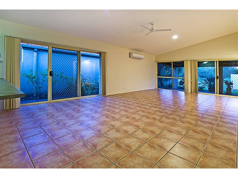 22 Wandilla Drive, Helensvale QLD 4212