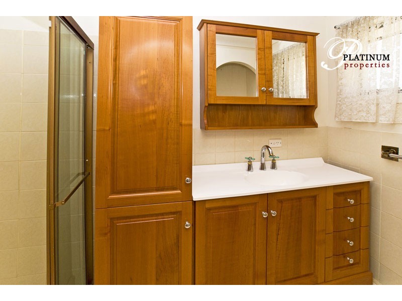72 O’Grady Drive, Paradise Point QLD 4216
