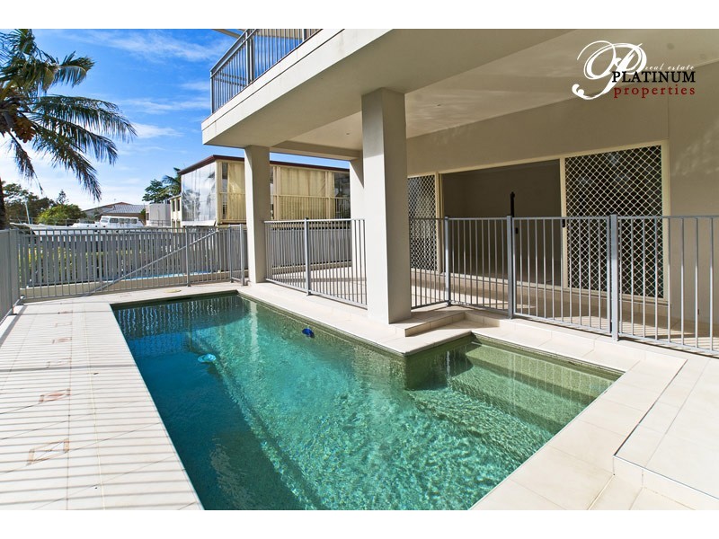 2/3 Joseph Street, Runaway Bay QLD 4216