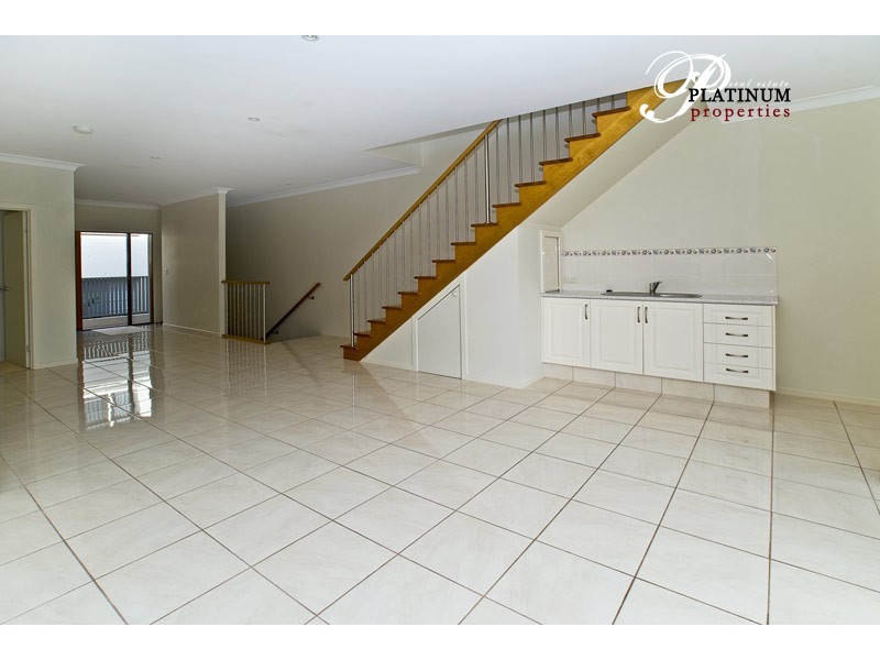 2/3 Joseph Street, Runaway Bay QLD 4216