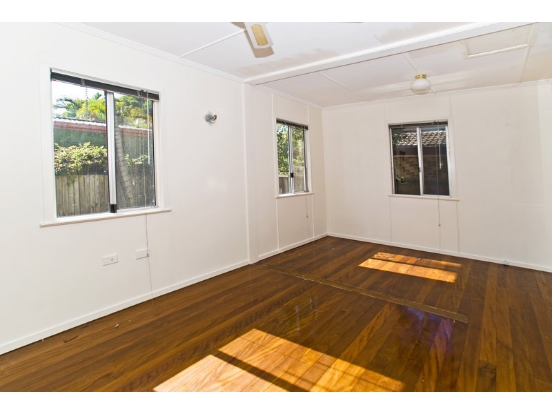 1/2 Middle Street, Labrador QLD 4215