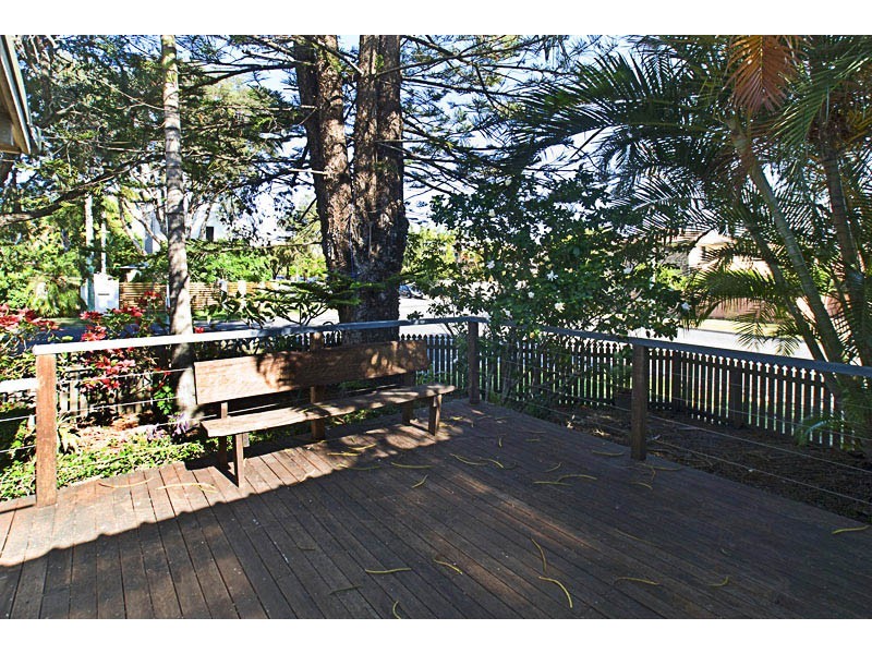 1/2 Middle Street, Labrador QLD 4215