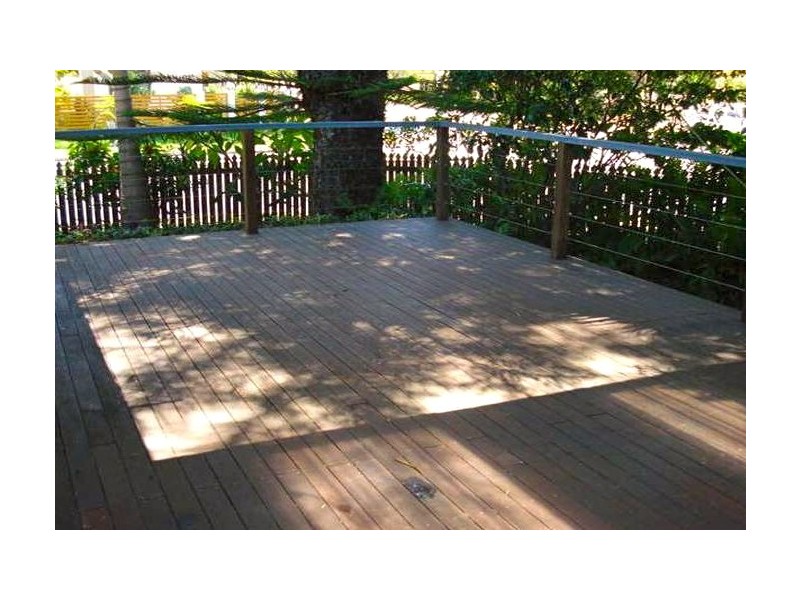 1/2 Middle Street, Labrador QLD 4215