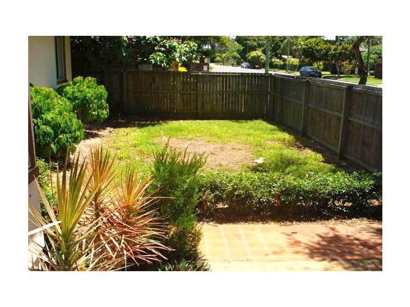 1/2 Middle Street, Labrador QLD 4215