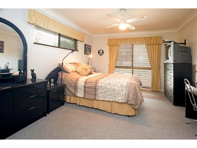 6 Cabarita Street, Biggera Waters QLD 4216