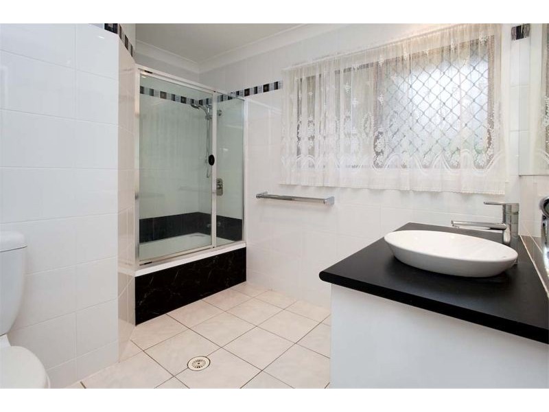 6 Cabarita Street, Biggera Waters QLD 4216