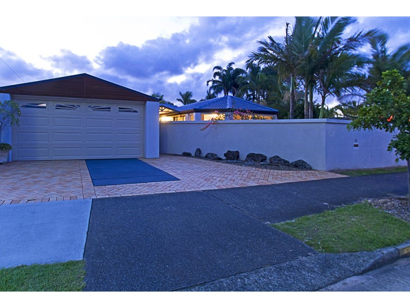 72 Bayview Street, Runaway Bay QLD 4216