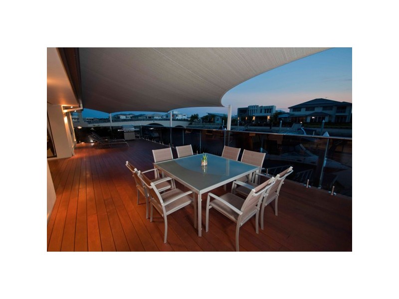 103 Compass Drive, Biggera Waters QLD 4216