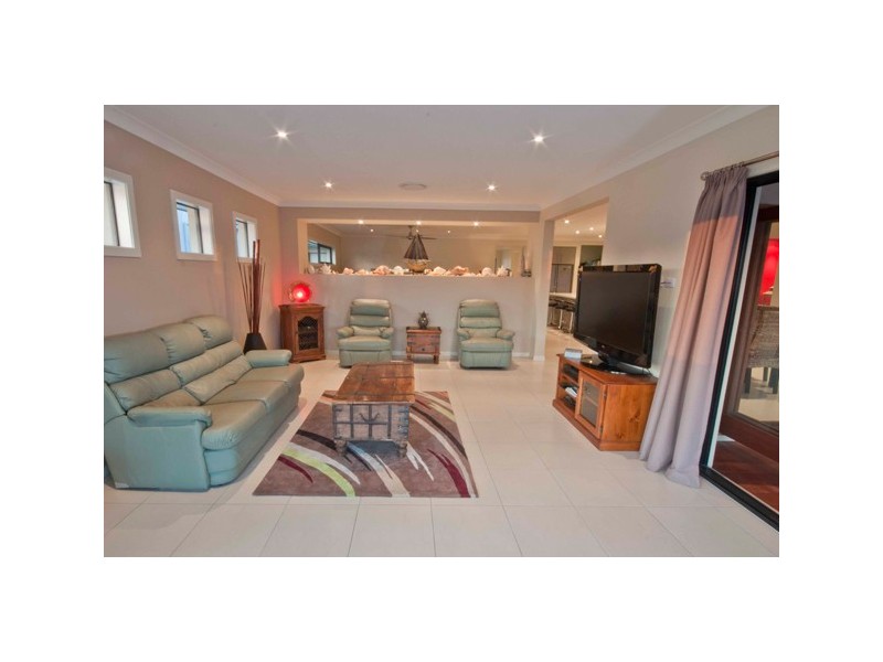 103 Compass Drive, Biggera Waters QLD 4216