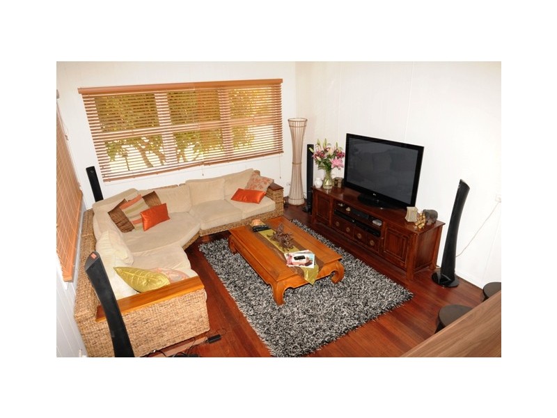 20 Ray Street, Runaway Bay QLD 4216