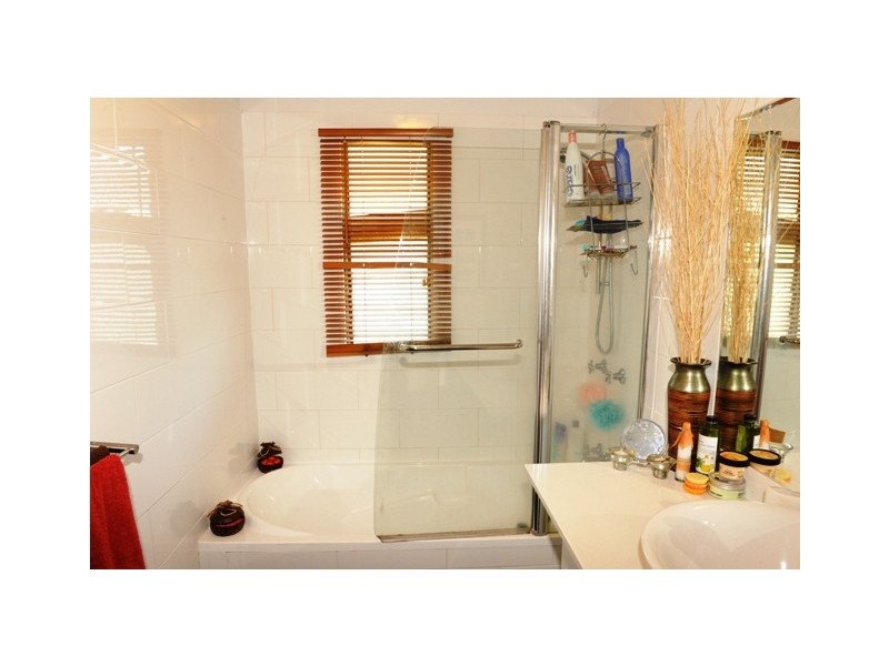 20 Ray Street, Runaway Bay QLD 4216