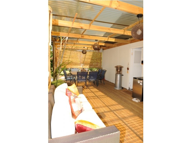 20 Ray Street, Runaway Bay QLD 4216