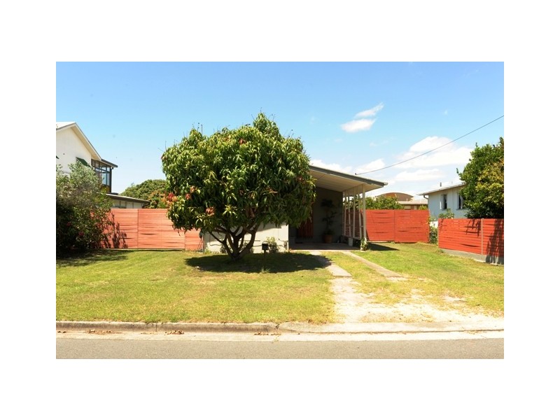 20 Ray Street, Runaway Bay QLD 4216