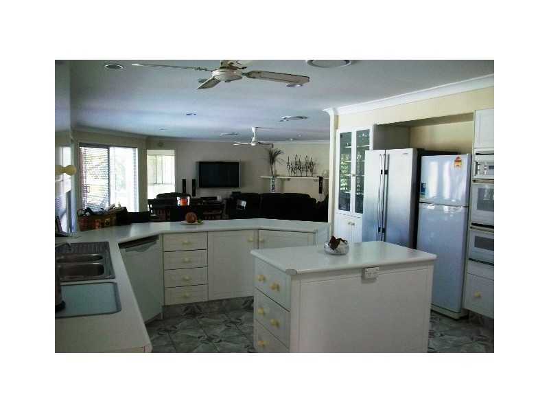 56 Peter Thomson, Parkwood QLD 4214