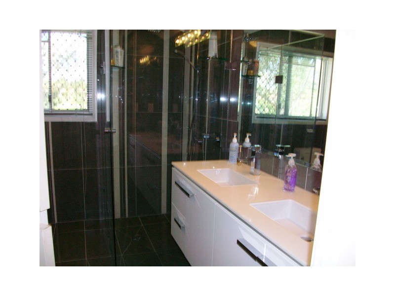 56 Peter Thomson, Parkwood QLD 4214