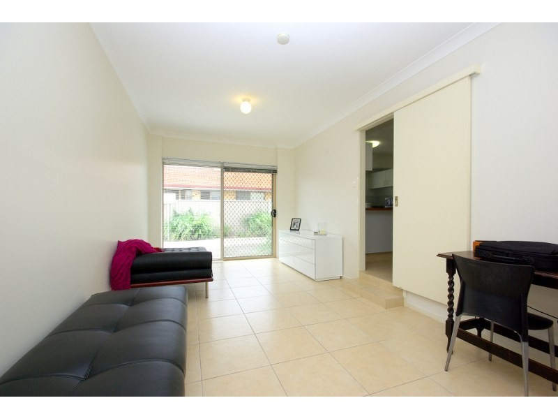 1/120 Oxley Drive, Paradise Point QLD 4216
