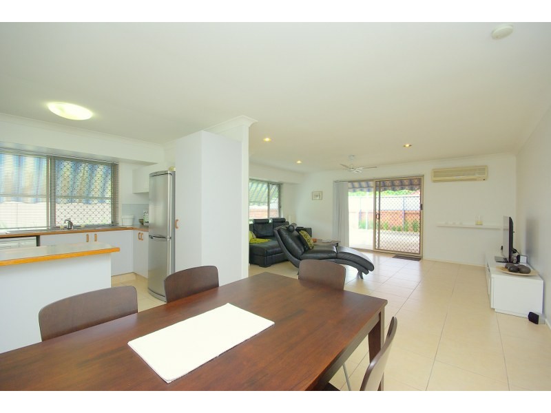 1/120 Oxley Drive, Paradise Point QLD 4216