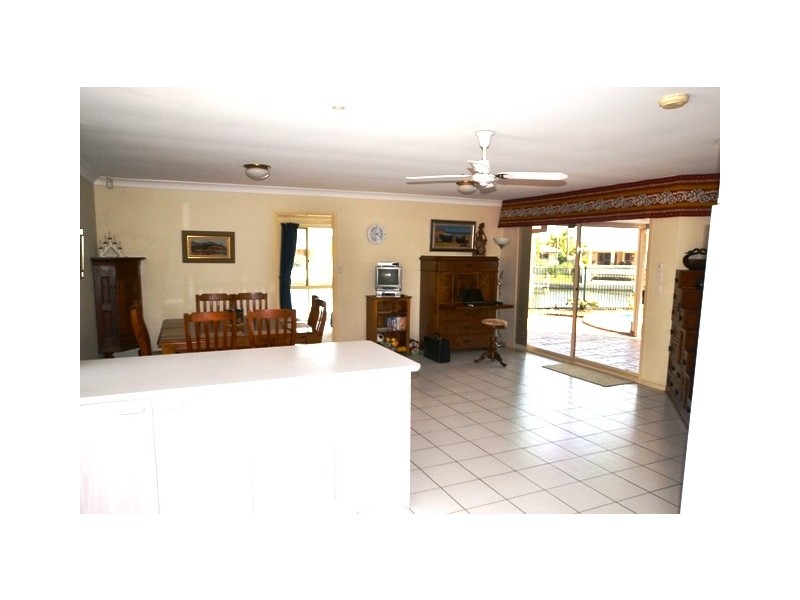 34 Nirvana Street, Runaway Bay QLD 4216