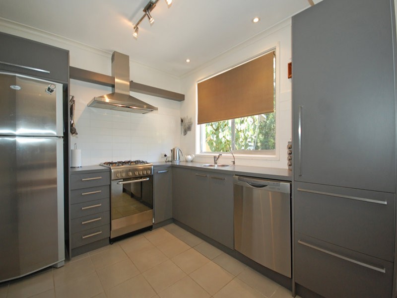 72 Benowa Road, Southport QLD 4215