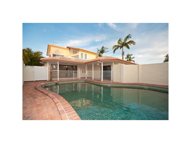33 Seaspray Street, Paradise Point QLD 4216