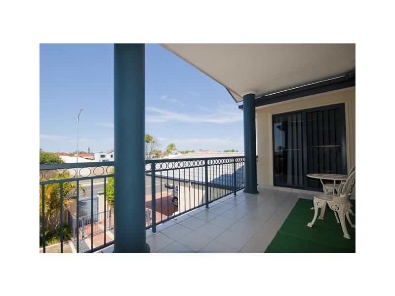 34 Oxley Drive, Paradise Point QLD 4216