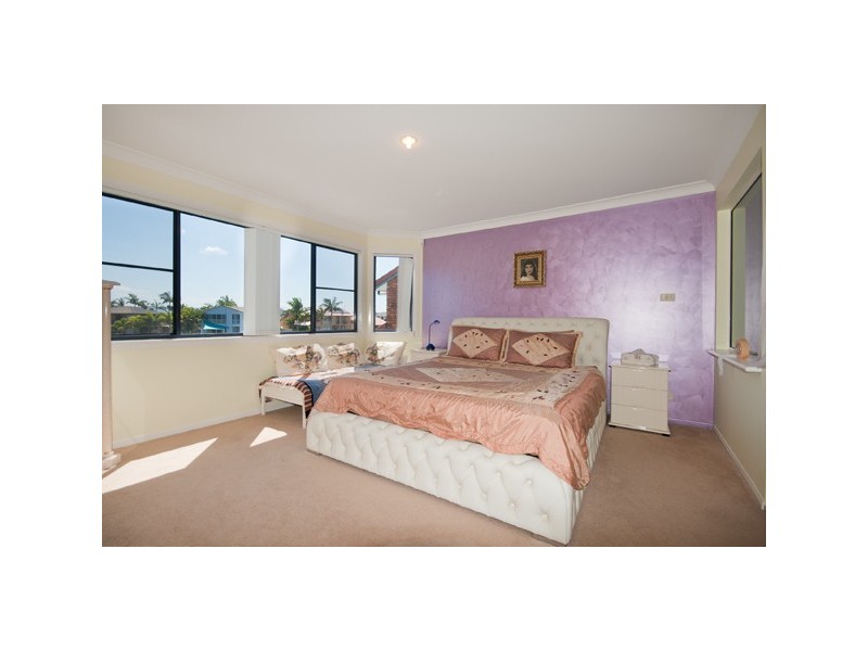 34 Oxley Drive, Paradise Point QLD 4216