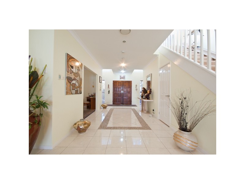 34 Oxley Drive, Paradise Point QLD 4216
