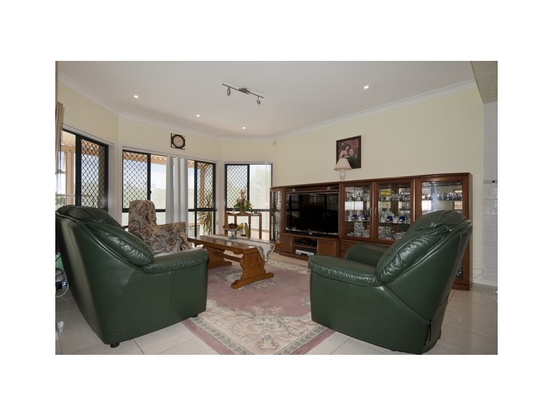 34 Oxley Drive, Paradise Point QLD 4216