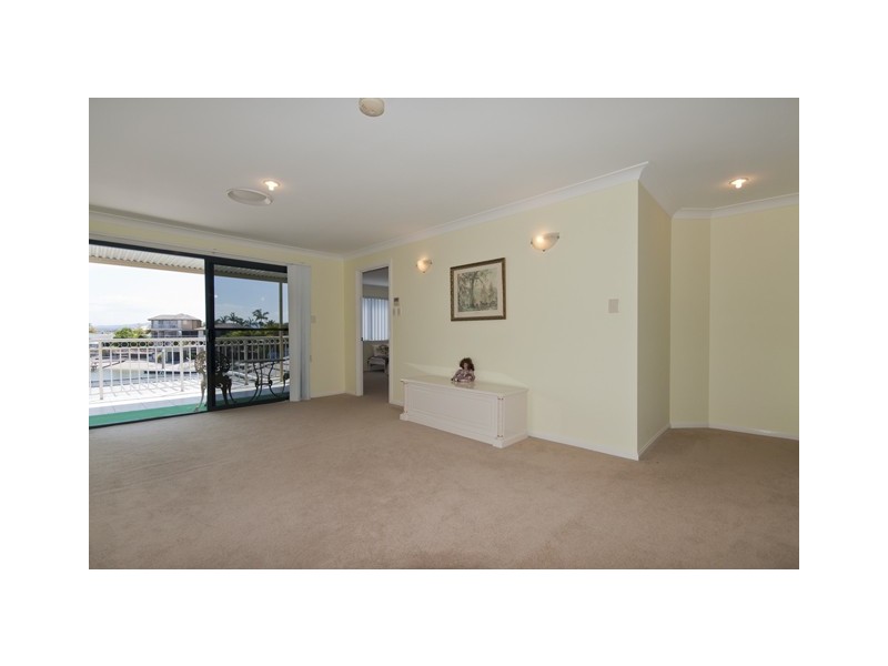 34 Oxley Drive, Paradise Point QLD 4216