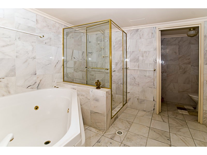 27D/5 Bayview Street, Runaway Bay QLD 4216