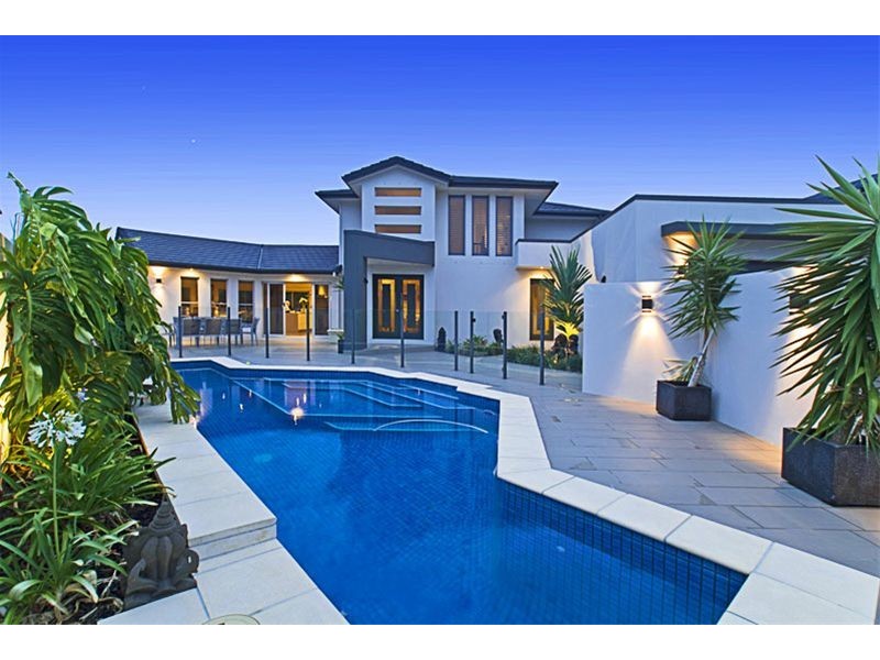 62 Midnight Court, Runaway Bay QLD 4216
