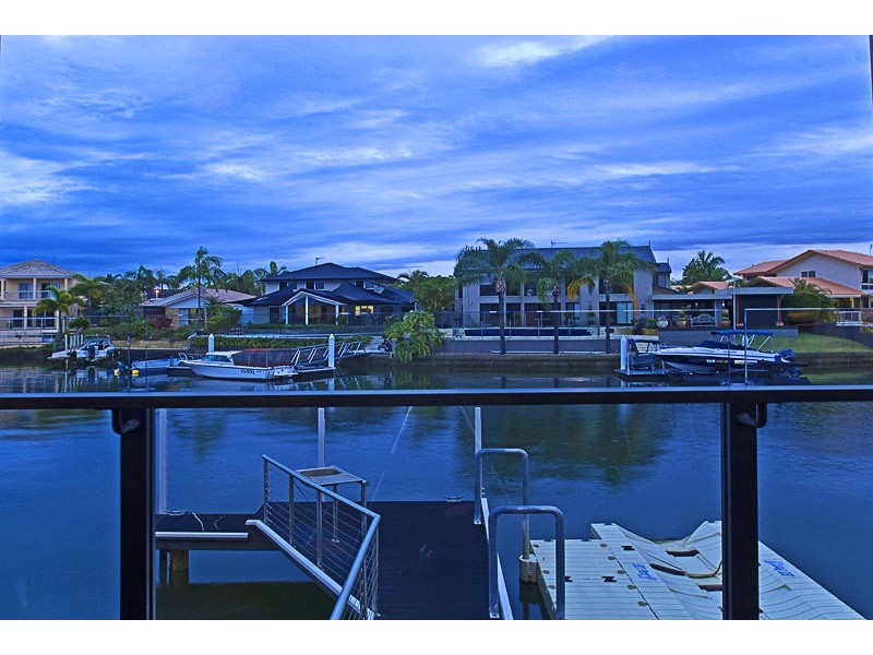 62 Midnight Court, Runaway Bay QLD 4216