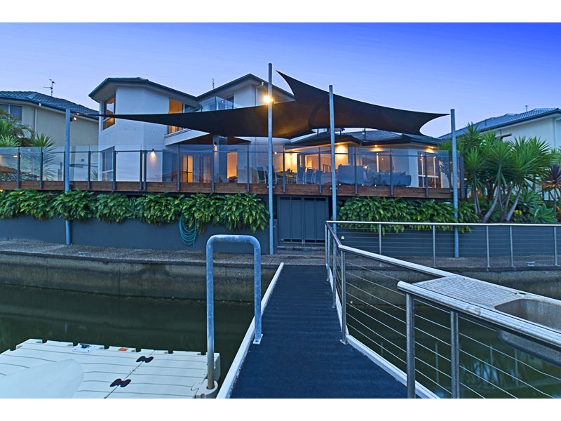 62 Midnight Court, Runaway Bay QLD 4216