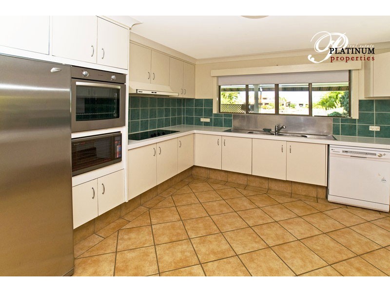 72 O’Grady Drive, Paradise Point QLD 4216