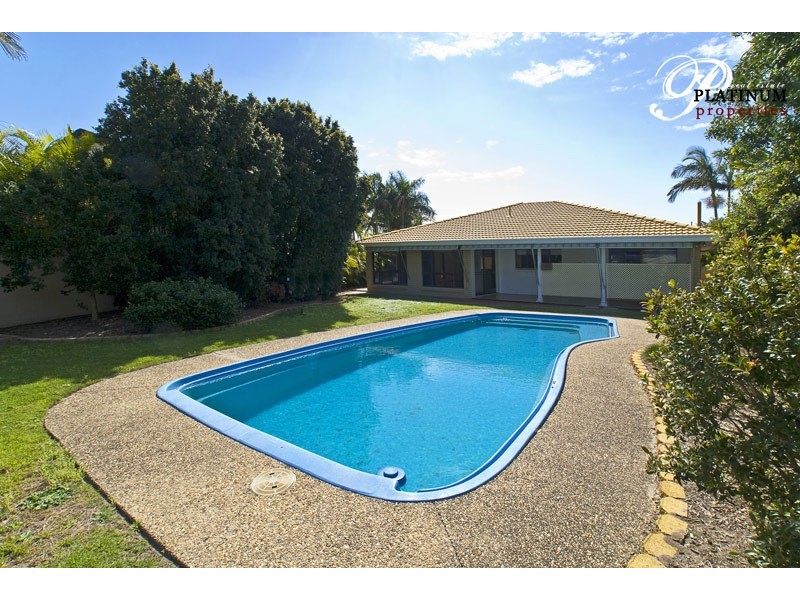 72 O’Grady Drive, Paradise Point QLD 4216