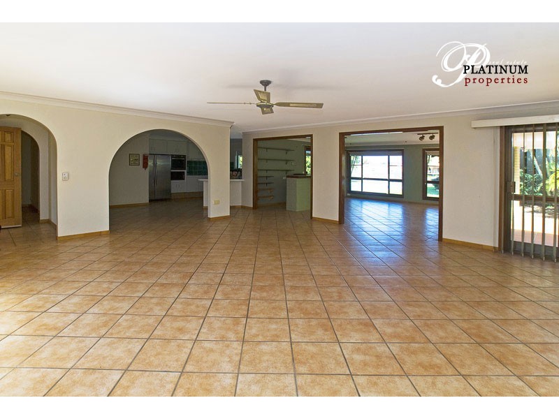 72 O’Grady Drive, Paradise Point QLD 4216