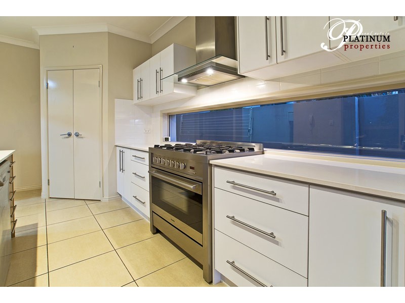 34 River Links BVD. East, Helensvale QLD 4212