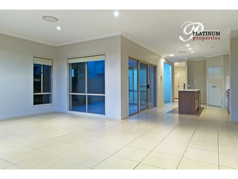 34 River Links BVD. East, Helensvale QLD 4212