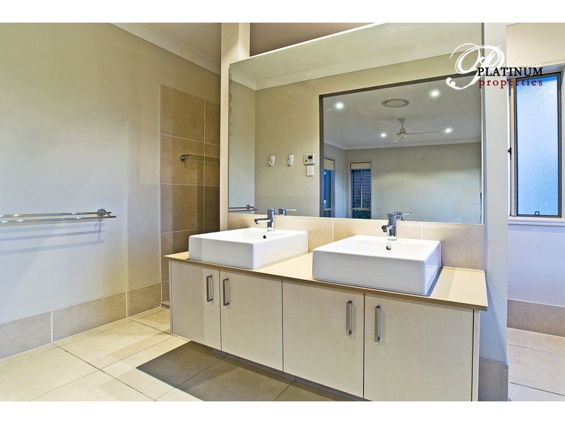 34 River Links BVD. East, Helensvale QLD 4212