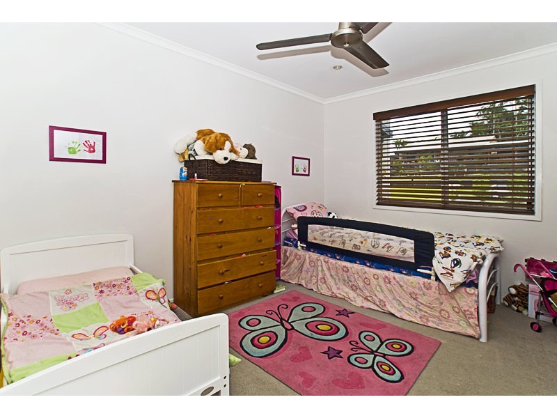 33 Windsor Place, Molendinar QLD 4214
