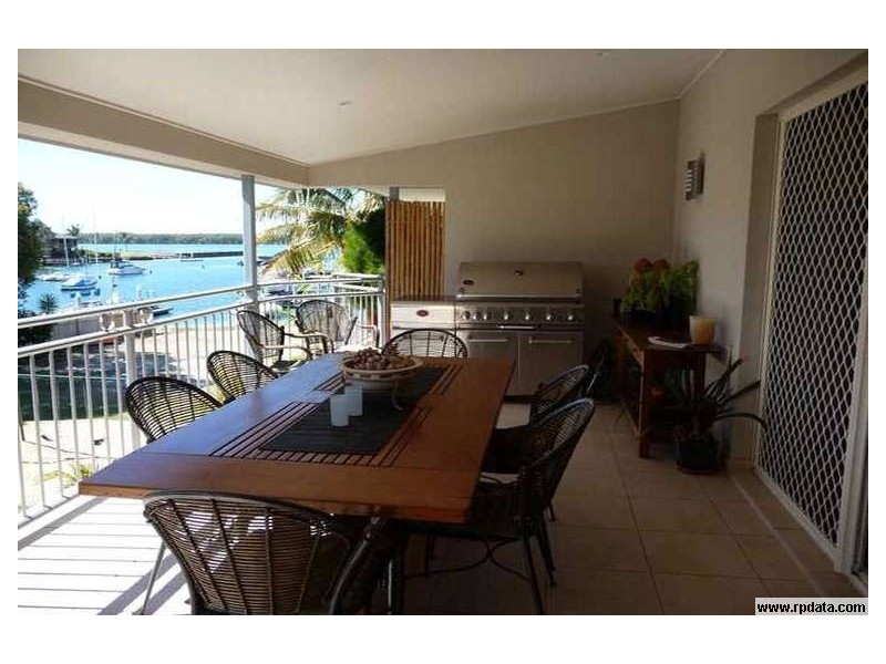 1/3 Joseph Street, Runaway Bay QLD 4216